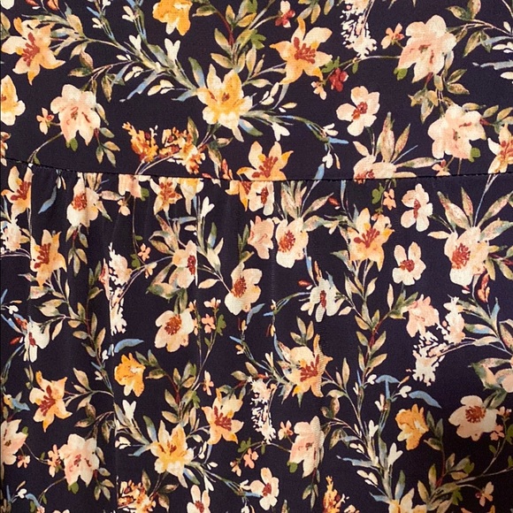 Two by Vince Camuto Floral V-Neck Women's Top 3 quarter length sleeve Size XL - Picture 6 of 8